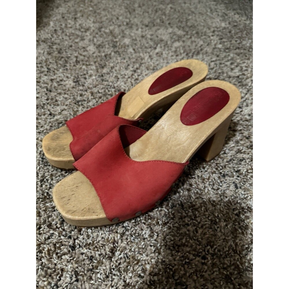 Vintage The Leather Collection Red Suede Wood Clog Heels Italy 7.5 Studded